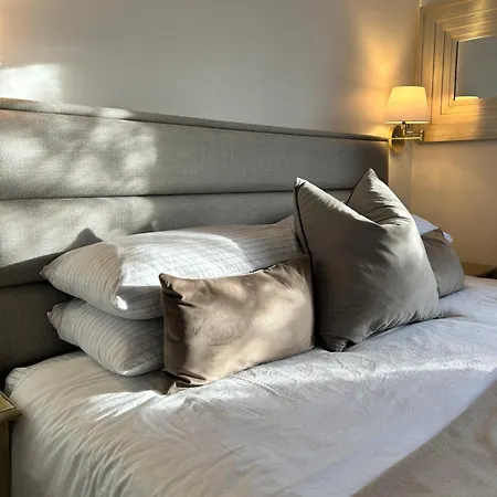 Дом отдыха Marys House *